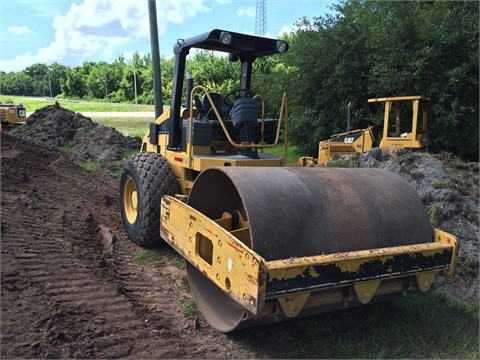 Compactadora Vibratoria Caterpillar CS-533E