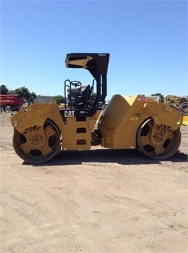 Compactadora Vibratoria Caterpillar CB54