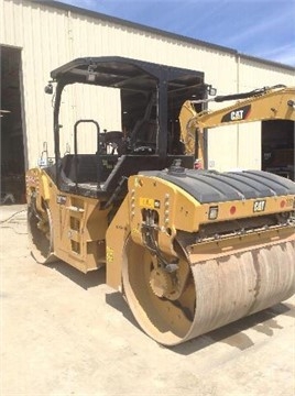 Compactadora Vibratoria Caterpillar CB54 seminueva Ref.: 1436387501180013 No. 2