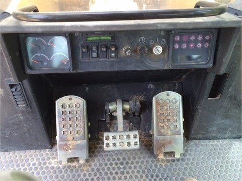 Cargadoras Sobre Orugas Caterpillar 953C de medio uso en venta Ref.: 1436625993784461 No. 4