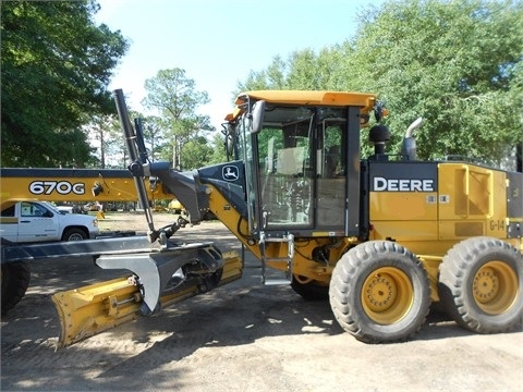 Motoconformadoras Deere 670G