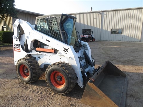 Minicargadores Bobcat S250