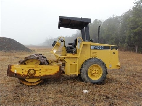 Compactadora Vibratoria Caterpillar CP-433C