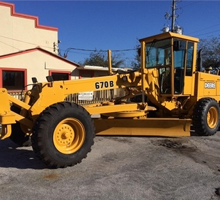 Motoconformadoras Deere 670B