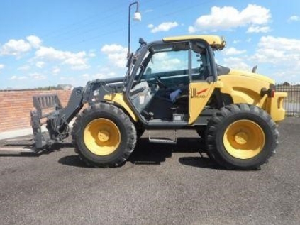 Montacargas New Holland LM640