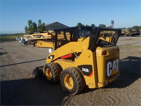 Minicargadores Caterpillar 242B usada de importacion Ref.: 1439251748947388 No. 4