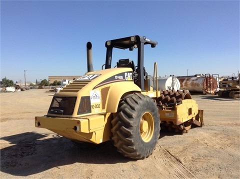 Compactadora Vibratoria Caterpillar CP-563E