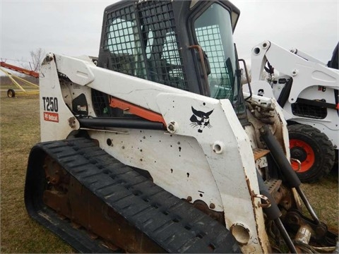 Minicargadores Bobcat T250 en venta Ref.: 1440182209253660 No. 3