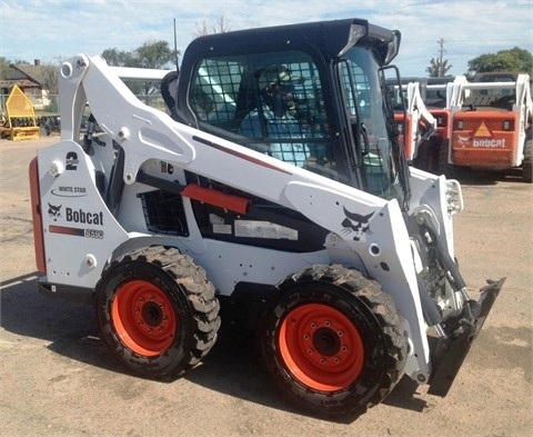 Minicargadores Bobcat S590