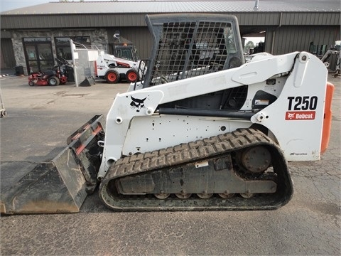 Minicargadores Bobcat T250