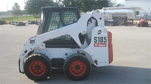 Minicargadores Bobcat S185