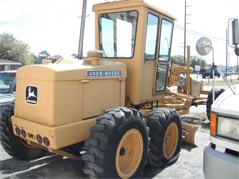 Motoconformadoras Deere 570A