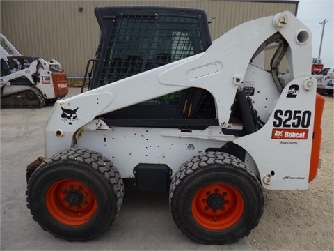 Minicargadores Bobcat S250