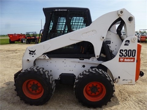 Minicargadores Bobcat S300 de segunda mano Ref.: 1443219009763669 No. 2