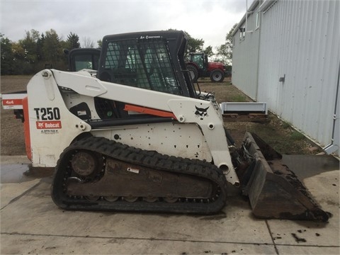 Minicargadores Bobcat T250