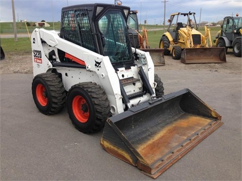 Minicargadores Bobcat S220