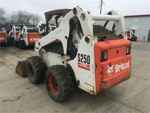 Minicargadores Bobcat S250 de importacion a la venta Ref.: 1443732377727978 No. 3