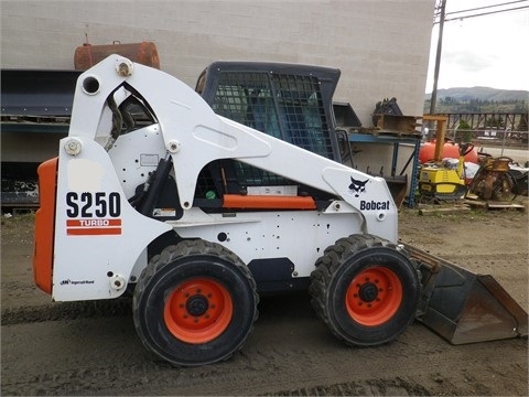 Minicargadores Bobcat S250 de bajo costo Ref.: 1443827038475374 No. 3