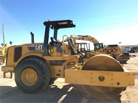 Compactadora Vibratoria Caterpillar CS-563E