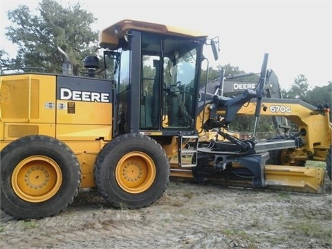 Motoconformadoras Deere 670G