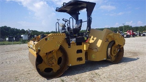 Compactadora Vibratoria Caterpillar CB54