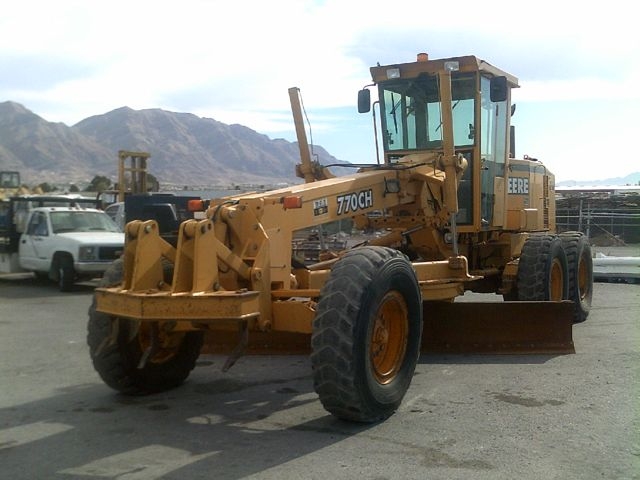 Motoconformadoras Deere 770CH