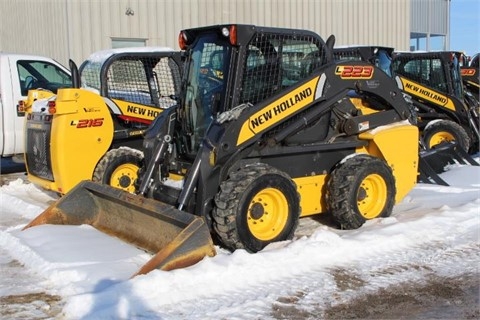 Minicargadores New Holland L223 importada en buenas condiciones Ref.: 1452130828876108 No. 4