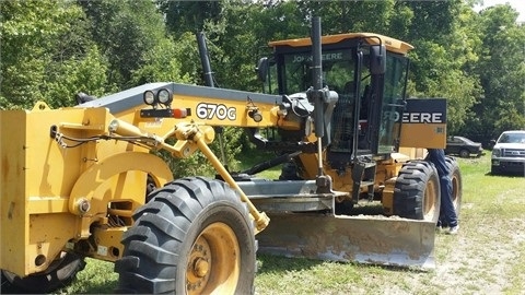 Motoconformadoras Deere 670G