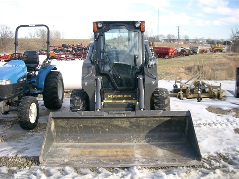 Minicargadores New Holland L225 seminueva en perfecto estado Ref.: 1452899049536564 No. 4