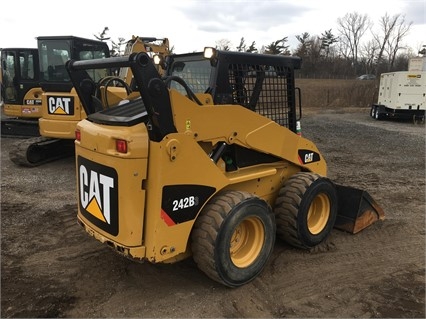 Minicargadores Caterpillar 242B seminueva en venta Ref.: 1457108782793084 No. 3