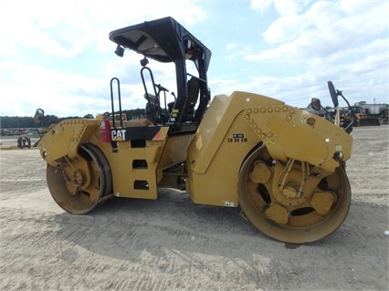 Compactadora Vibratoria Caterpillar CB64 en optimas condiciones Ref.: 1460566215696076 No. 2