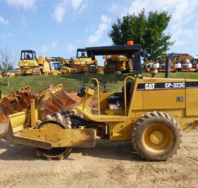 Compactadora Vibratoria Caterpillar CP-323C