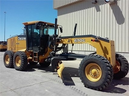 Motoconformadoras Deere 670G