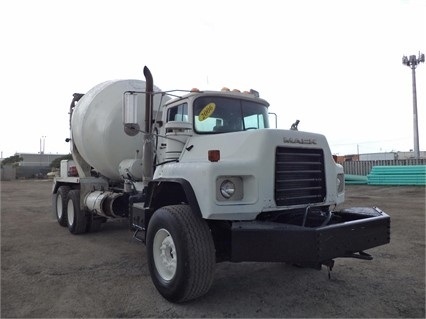 Mezcladoras De Concreto Mack DM690S