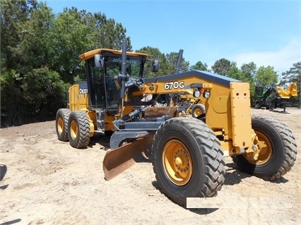 Motoconformadoras Deere 670G