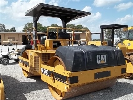 Compactadora Vibratoria Caterpillar CB-634C