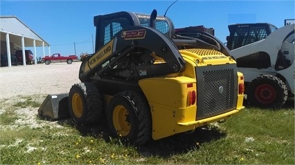 Minicargadores New Holland L223 usada a buen precio Ref.: 1474321411119606 No. 3