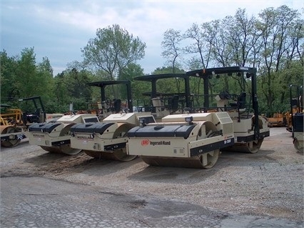 Compactadora Vibratoria Ingersoll-rand DD118HF