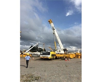 Cranes Grove GMK6220L