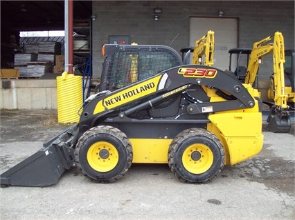 Minicargadores New Holland L230