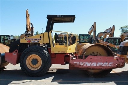 Compactadora Vibratoria Dynapac CA250D