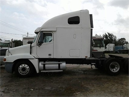 Tractocamion Freightliner CENTURY 120