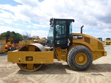 Compactadora Vibratoria Caterpillar CS66