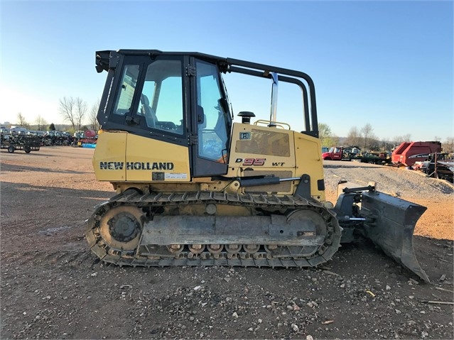 Tractores Sobre Orugas New Holland D95 usada a la venta Ref.: 1490811510574113 No. 4