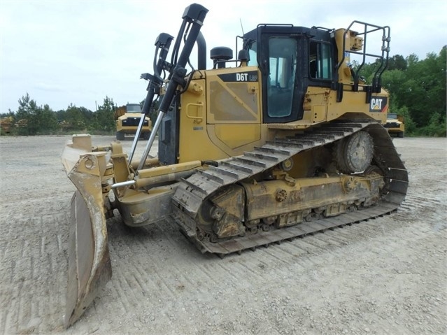Dozers/tracks Caterpillar D6T