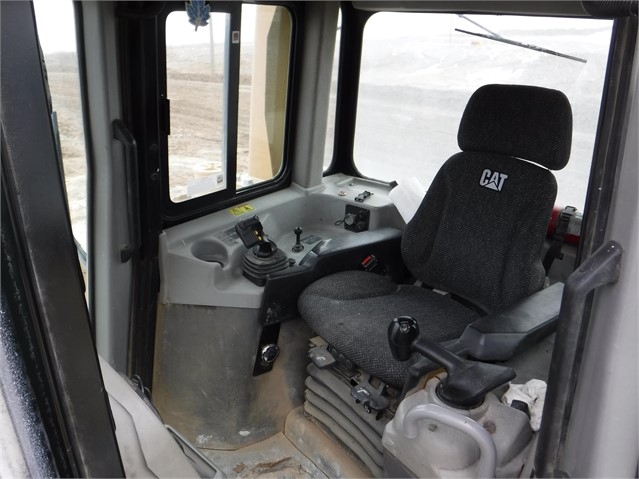 Tractores Sobre Orugas Caterpillar D6T de segunda mano a la venta Ref.: 1493145852600471 No. 2