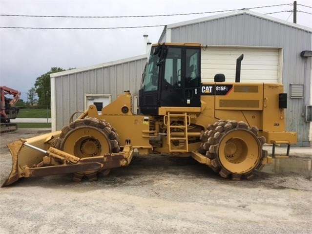 Compactadoras Suelos Y Rellenos Caterpillar 815F