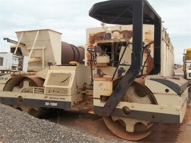 Compactadora Vibratoria Ingersoll-rand DD110HF