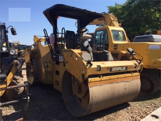 Compactadora Vibratoria Caterpillar CB54