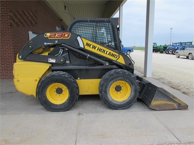 Minicargadores New Holland L230 seminueva Ref.: 1495569088547097 No. 4